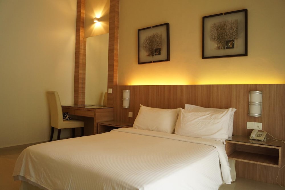 Rompin Beach Resorts 8/39