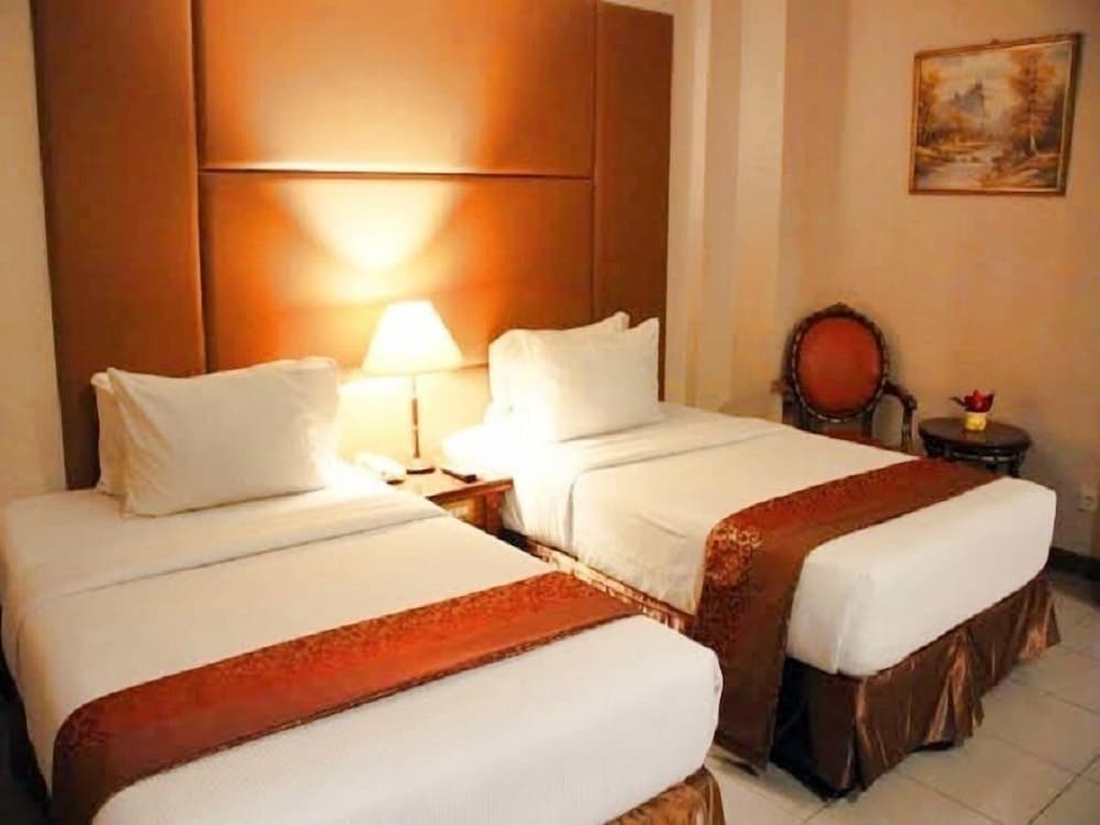 Hotel Olympic 12/36