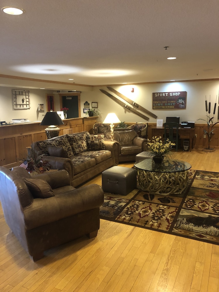 Flat Creek Inn And Suites 22/34