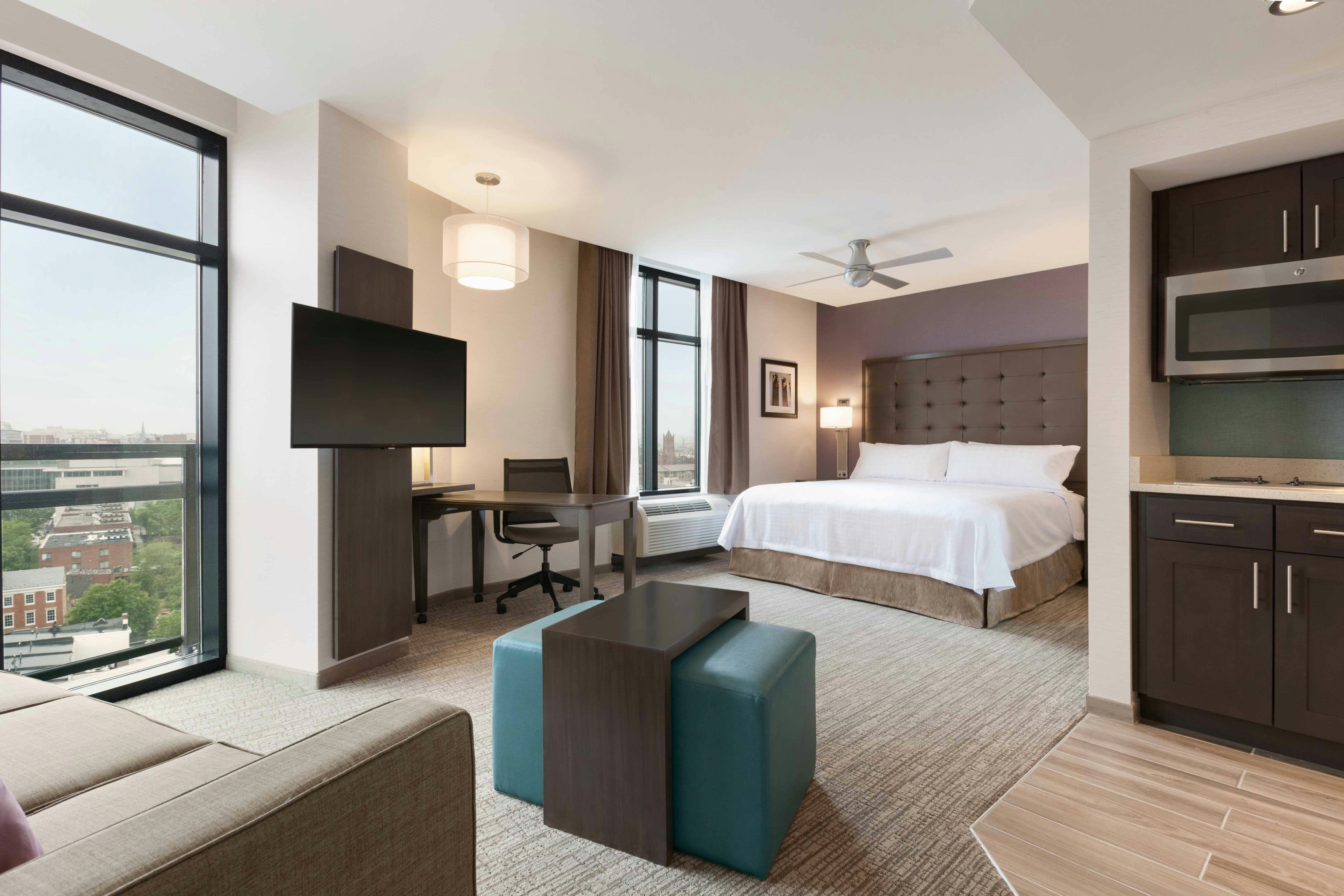 STUDIO, QUEEN BED, ACCESSIBLE