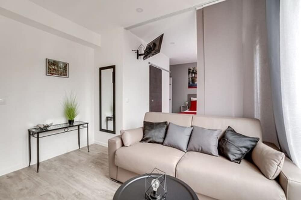 Paris Hotel Clichy 30/36