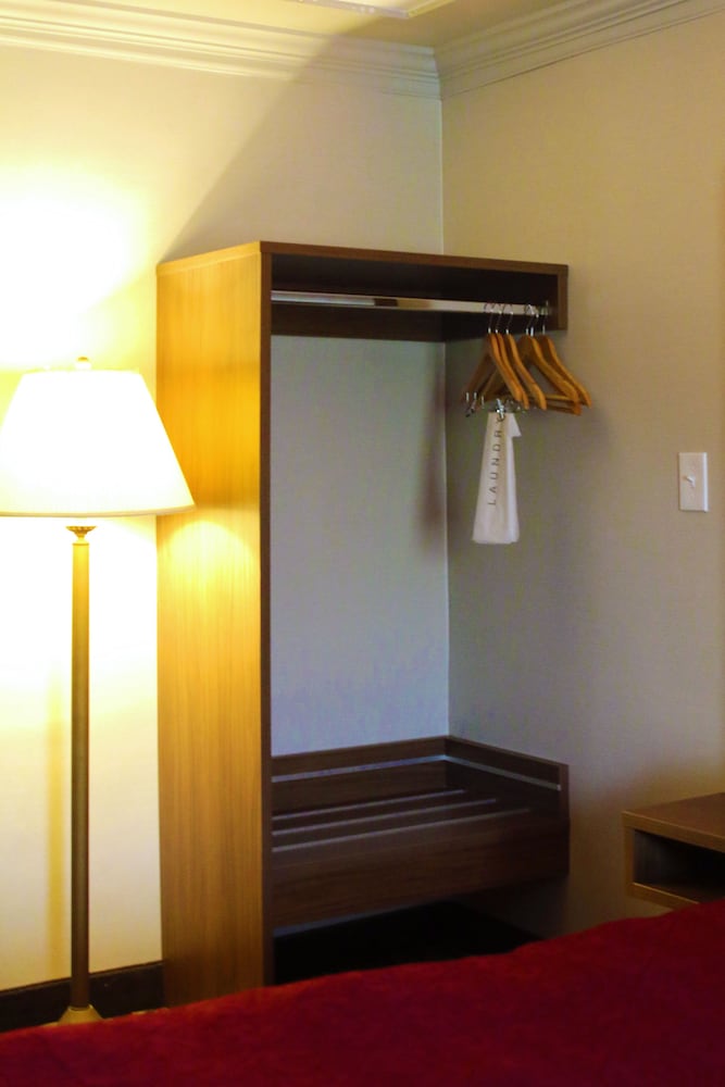 Kalika Hotel Niagara Falls Downtown NY photo2