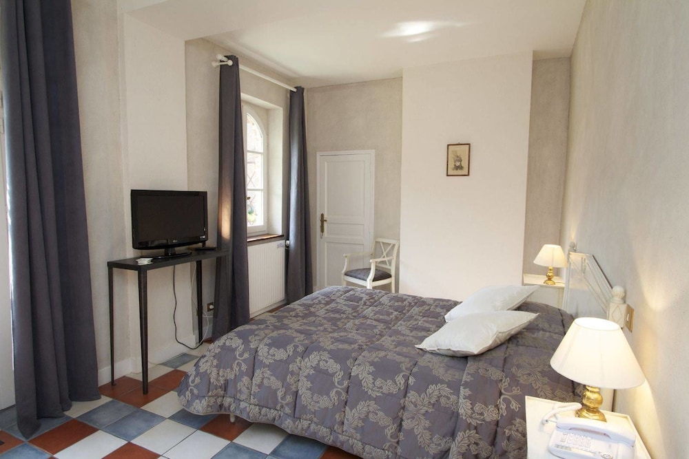 Chateau Les Muids 7/25