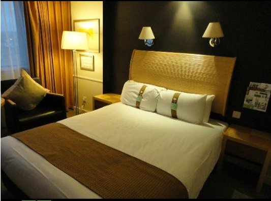 HOLIDAY INN GLASGOW AIRPORT 35/80