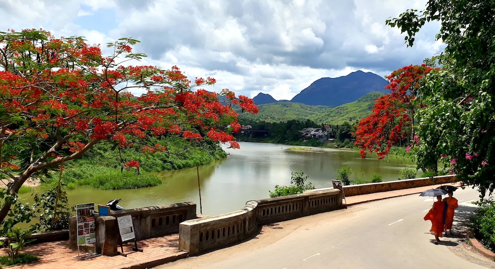 Saynamkhan River View 49/50