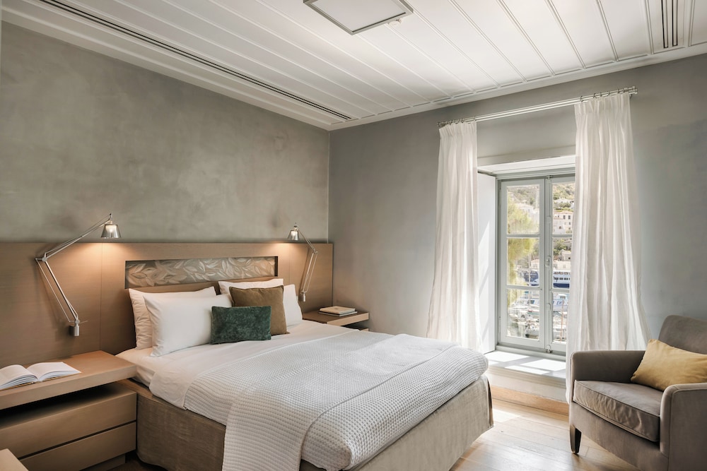 Petite, Suite, Double Bed, Sea View