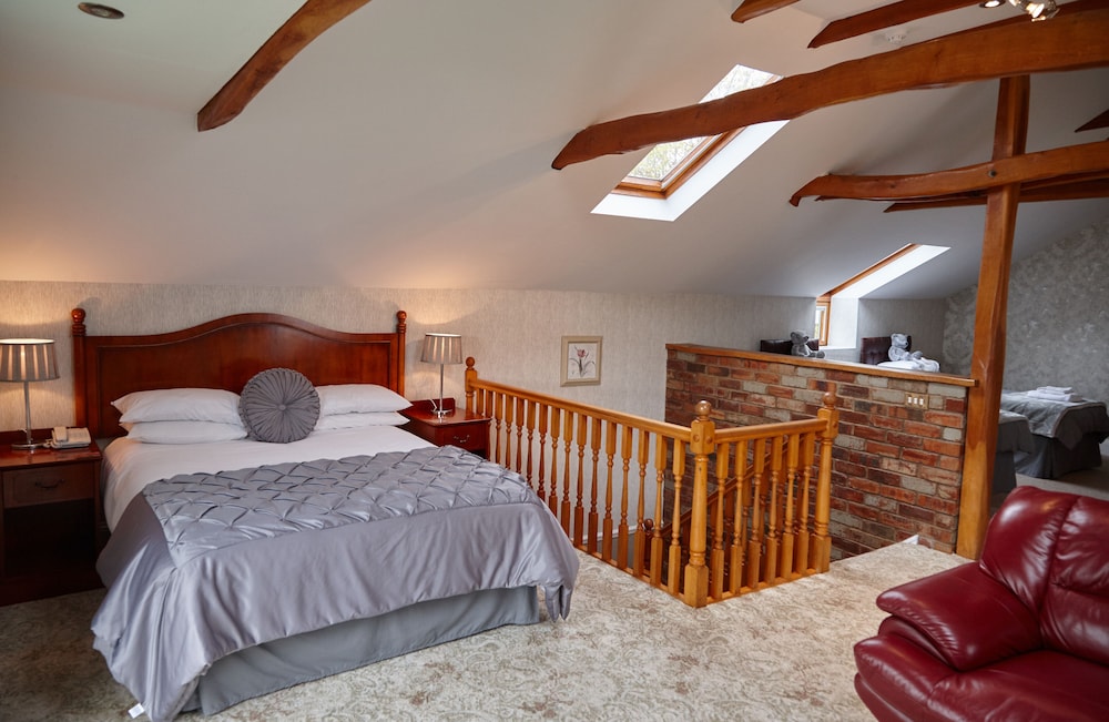 Hundith Hill Hotel 34/66