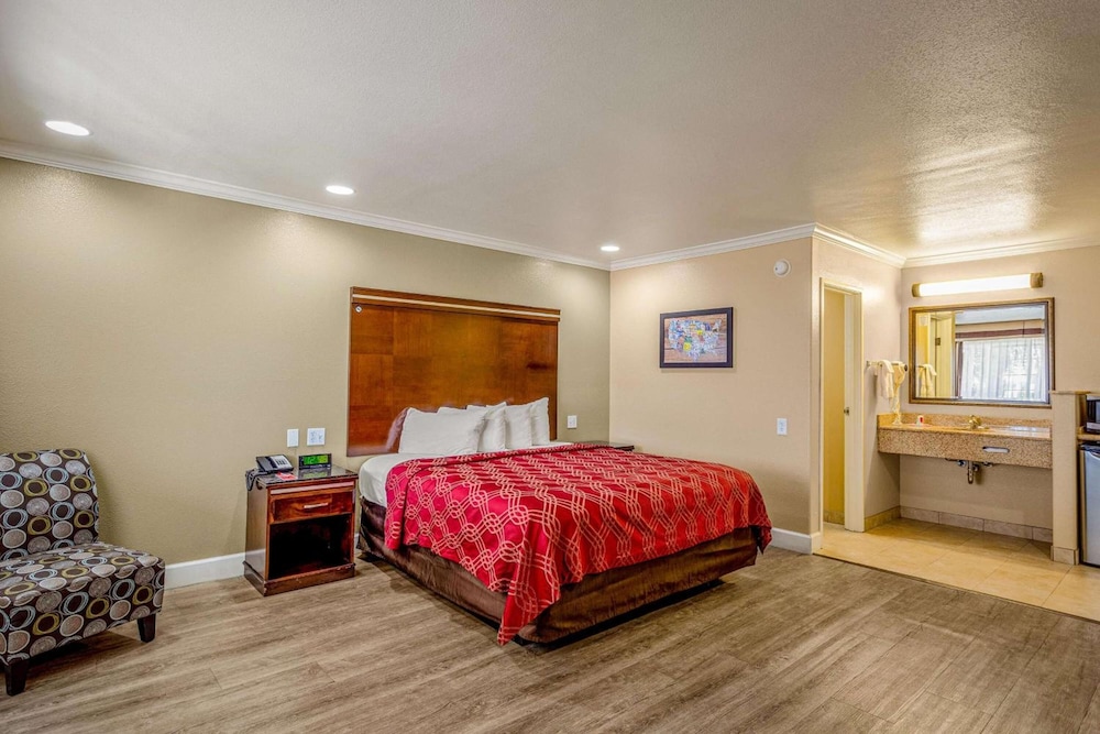 Motel 6 Carlsbad, CA - North Near Legoland 26/66