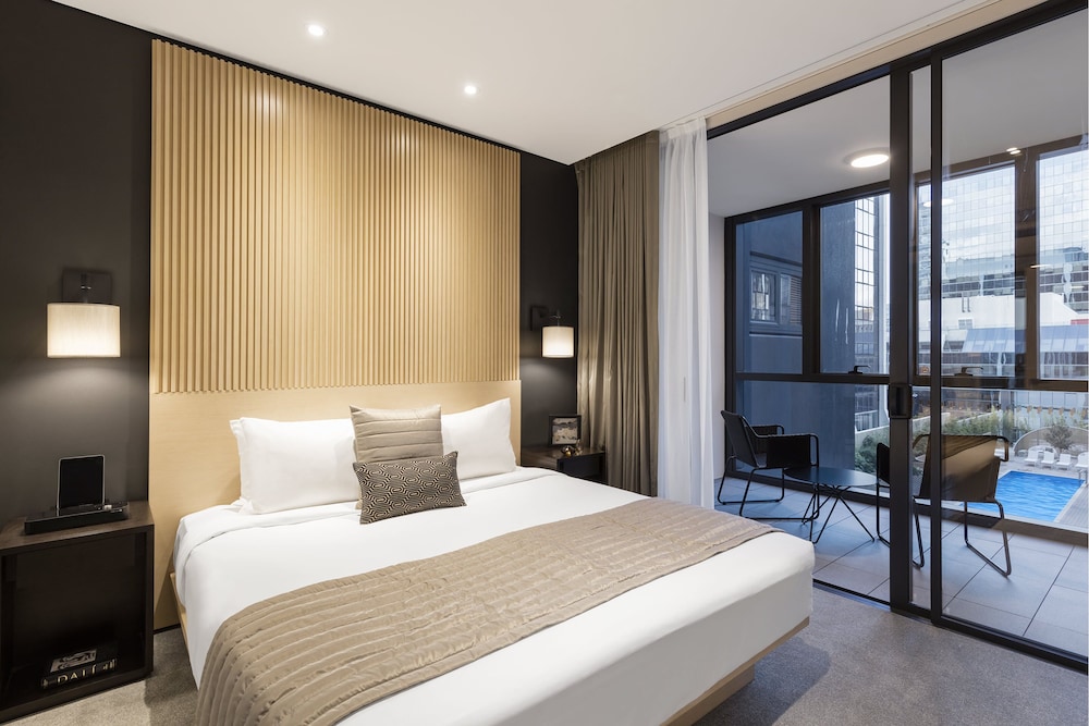 PREMIER, 2 KING BEDS