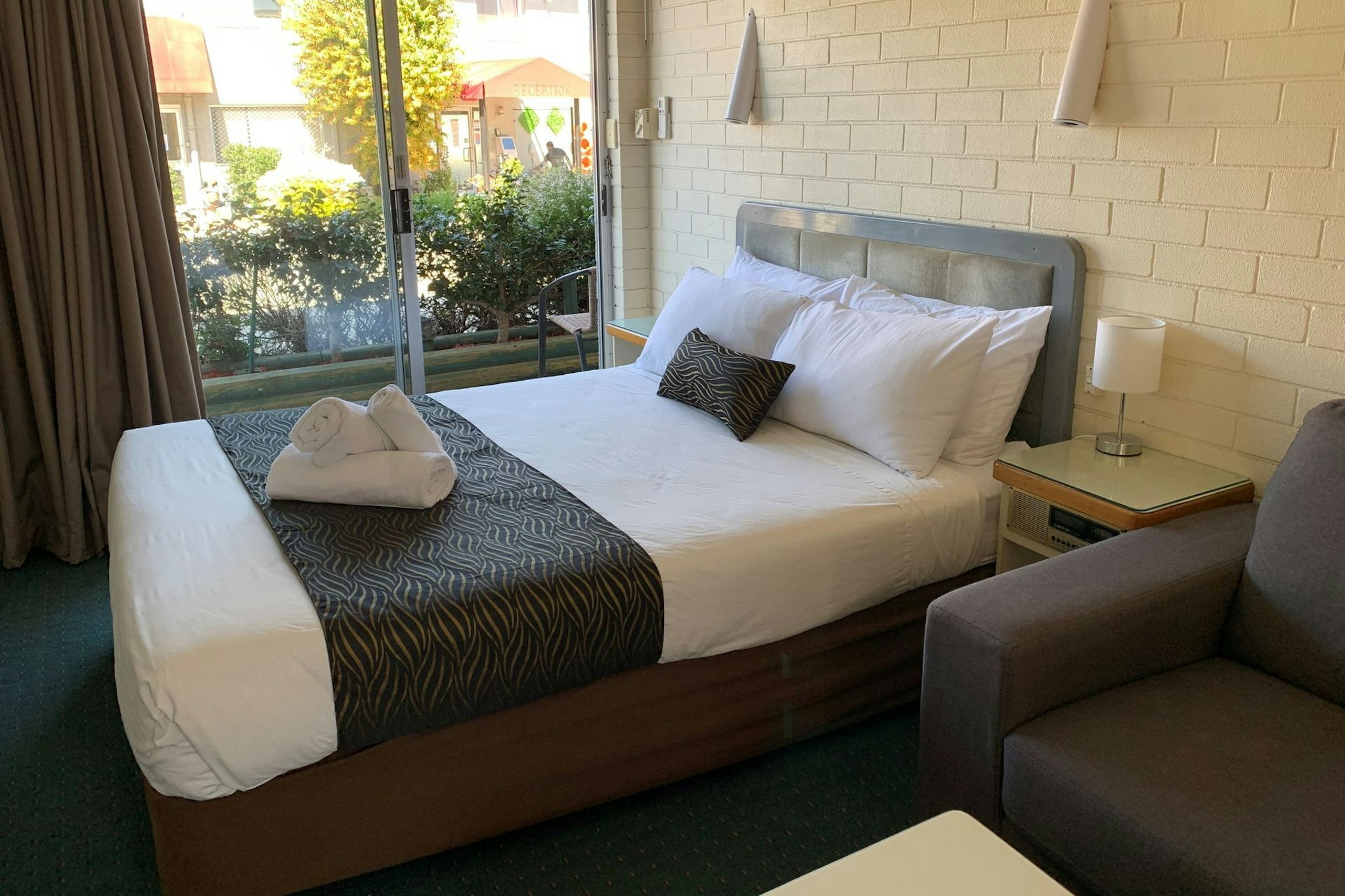 Crest Motor Inn 11/39