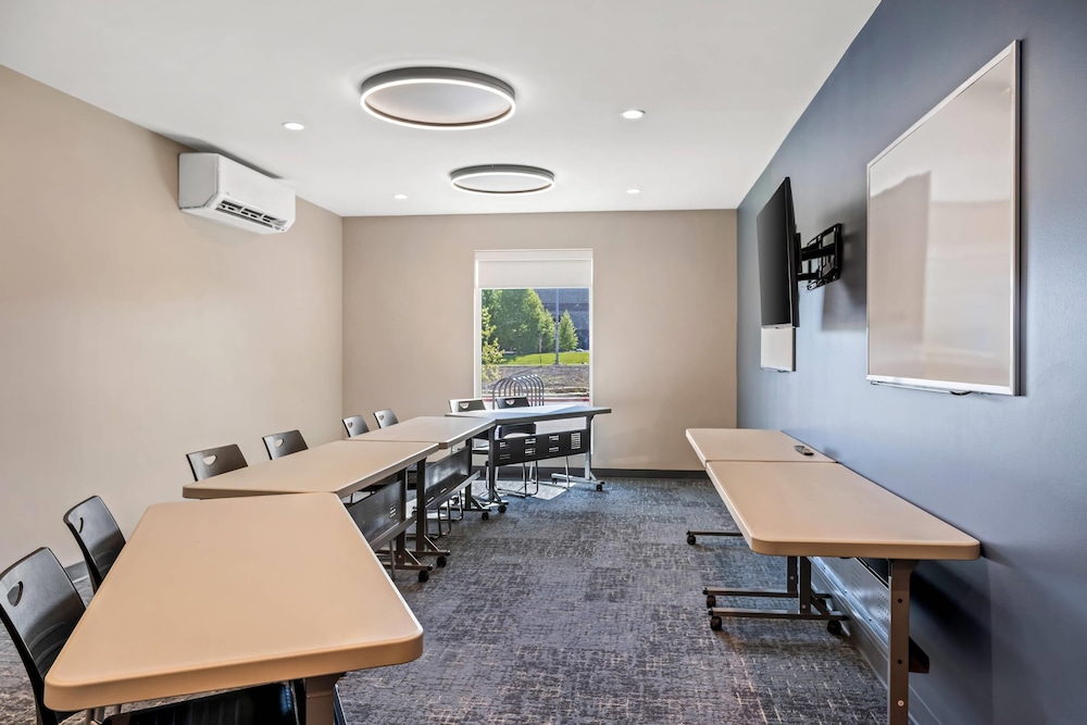 Everhome Suites Bozeman 48/60