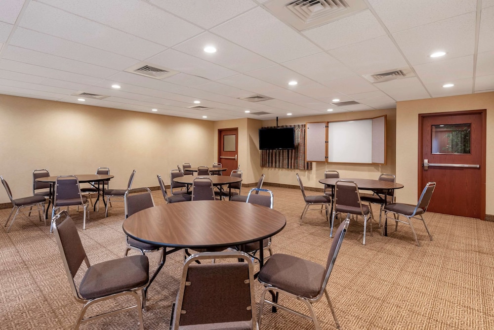 Comfort Inn & Suites Morehead 27/28