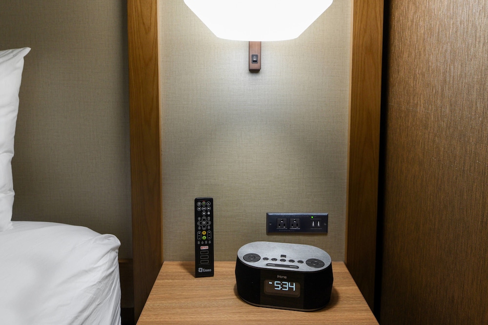 Fairfield Inn And Suites Ontario Rancho Cucamonga 27/49
