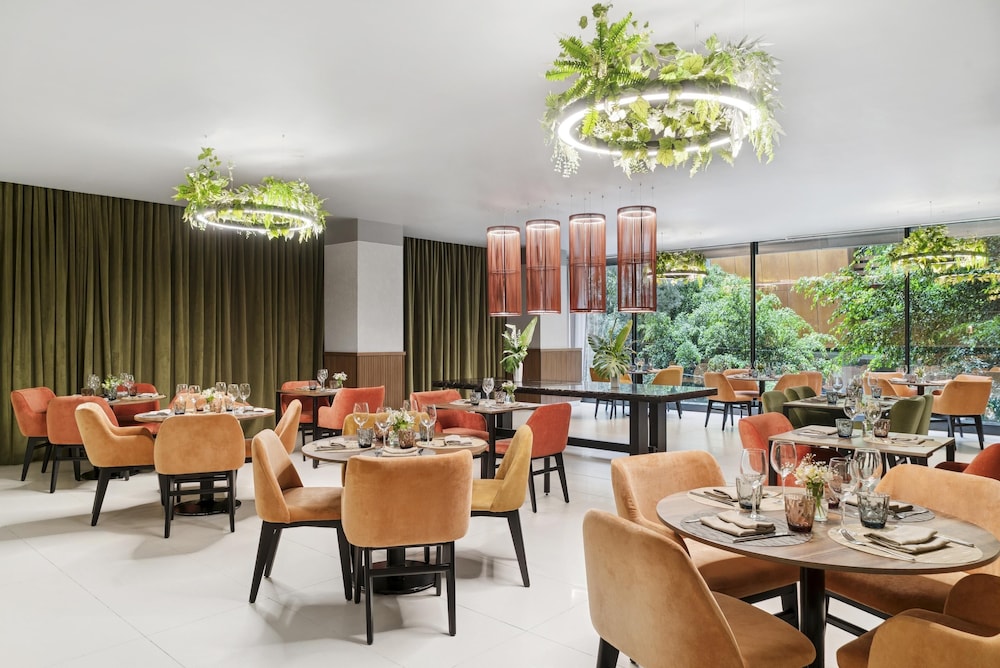 restaurant cafeteria