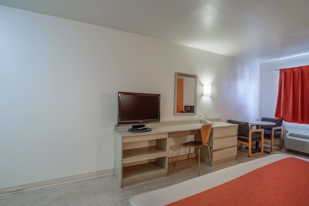 Motel6 Pasadena, TX 30/45