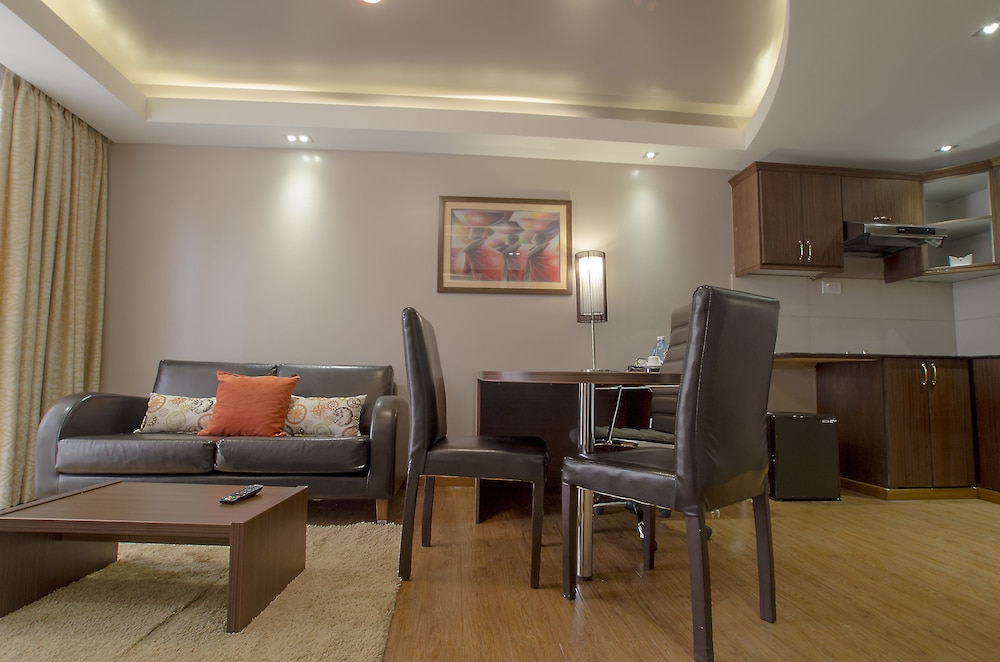 Ngong Hills Hotel 52/72