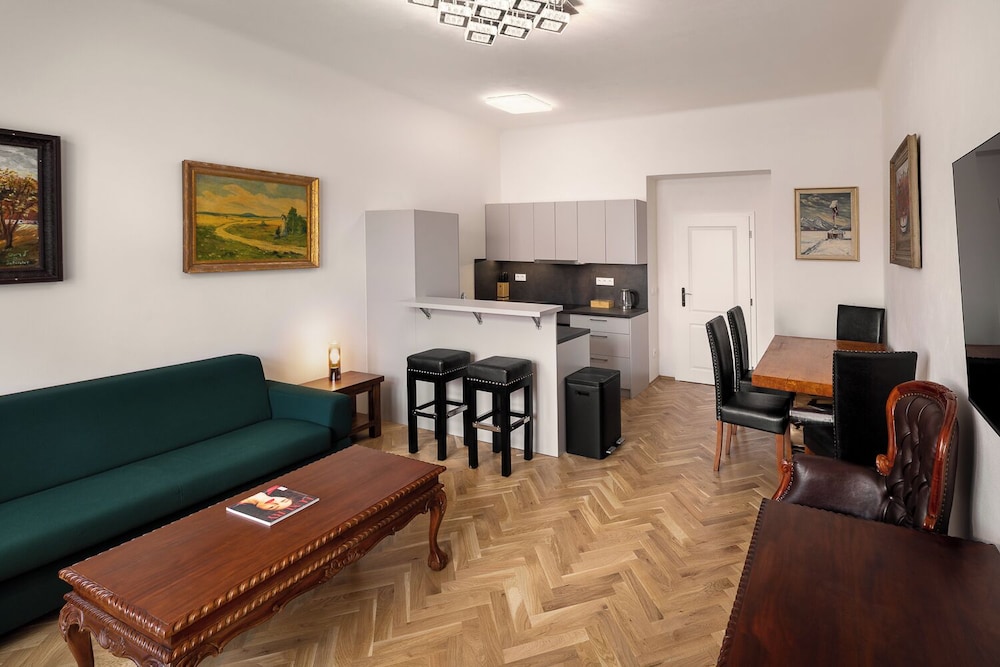 Apartments by BHG 29/48