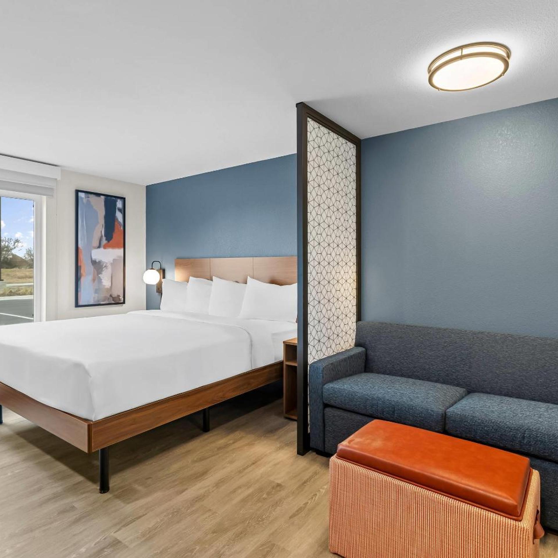 غرفة بسرير كينج، Everhome Suites Wichita Northeast 4/10