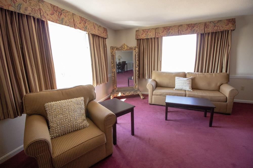 The Lucerne Inn 45/67