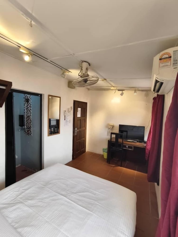 Red Inn Court 21/50