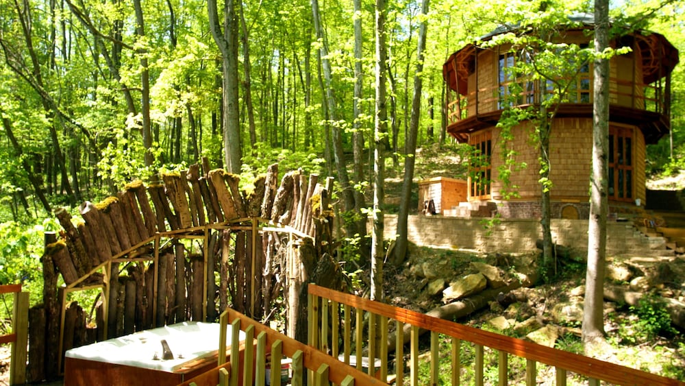 Lost River Hostel 48/50