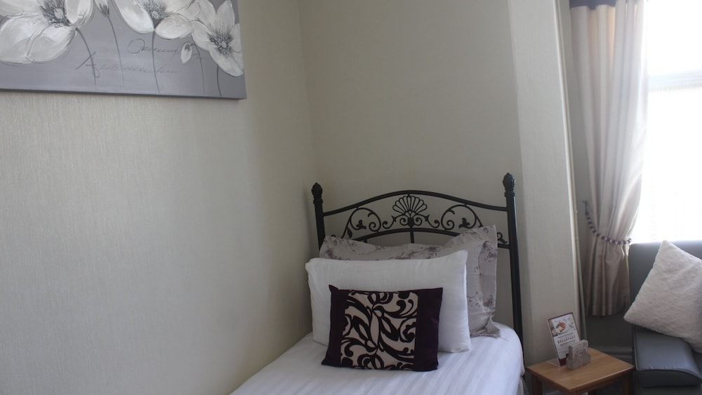 The Heidi Bed and Breakfast 12/51