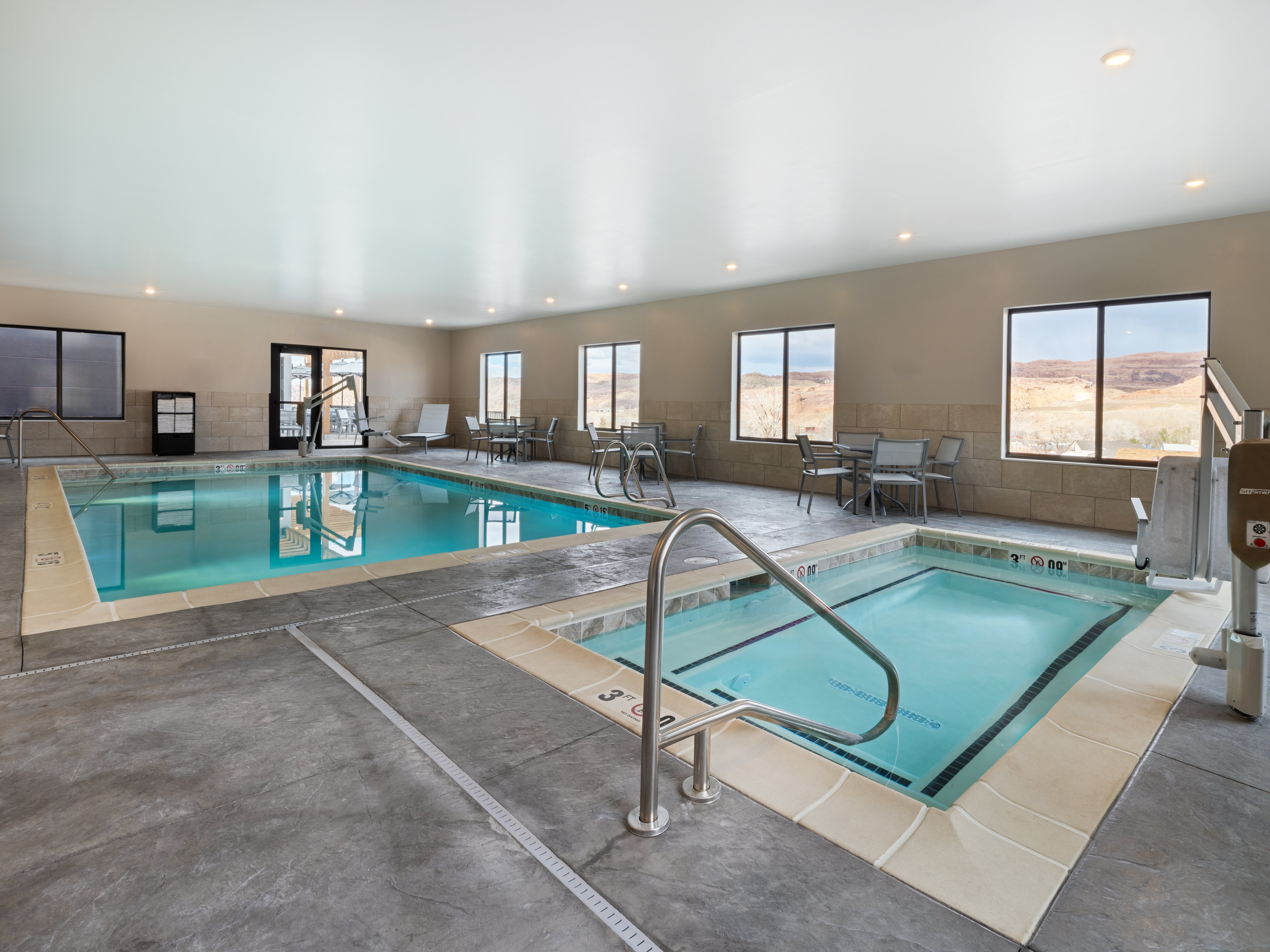 Country Inn & Suites by Radisson, near Arches National Park, Moab, UT 16/39