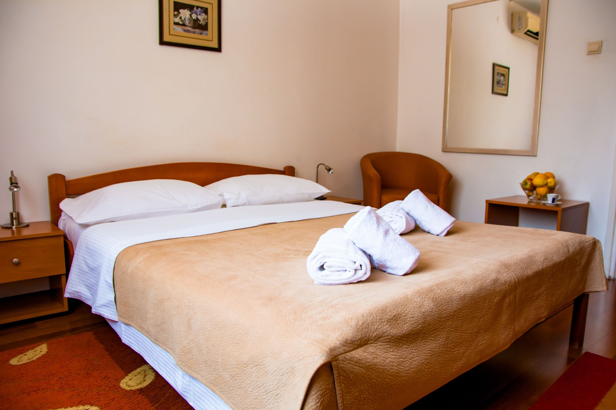 STANDARD, DOUBLE BED