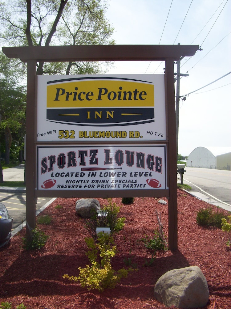 Price Pointe Inn 2/42