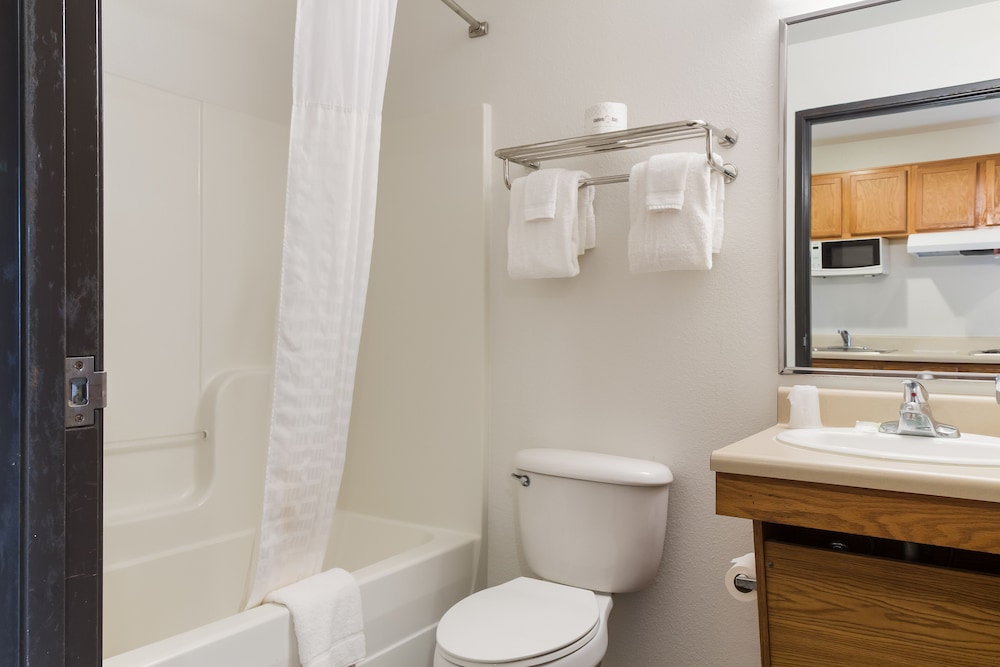 WoodSpring Suites Houston Westchase 23/32