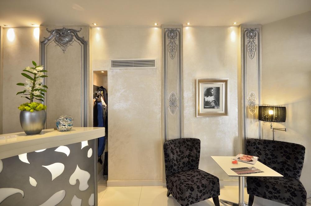 Renoir Cannes Hotel 8/68