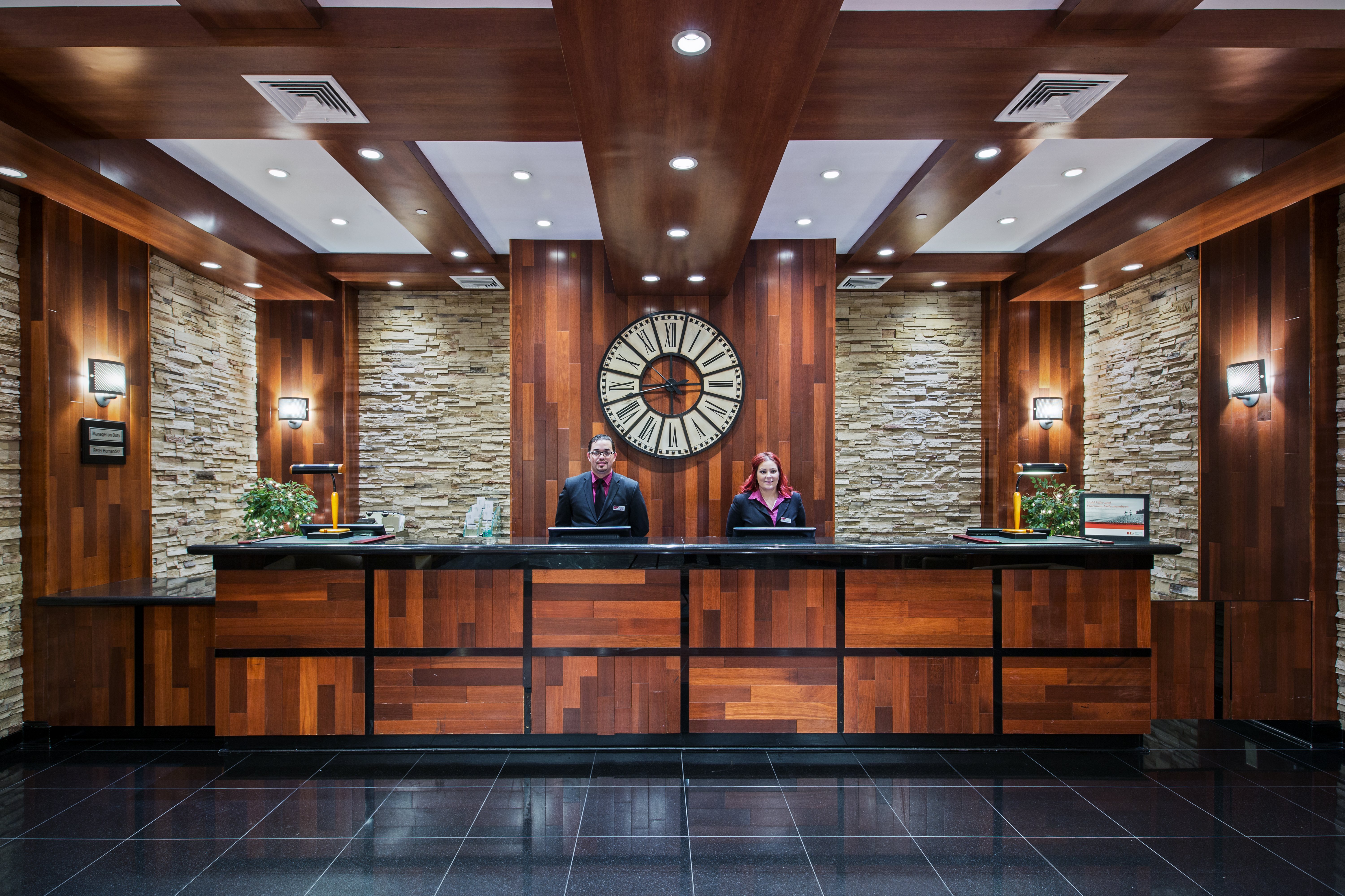 Crowne Plaza Newark Airport 7/50