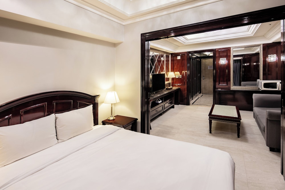 CRYSTAL, DOUBLE BED