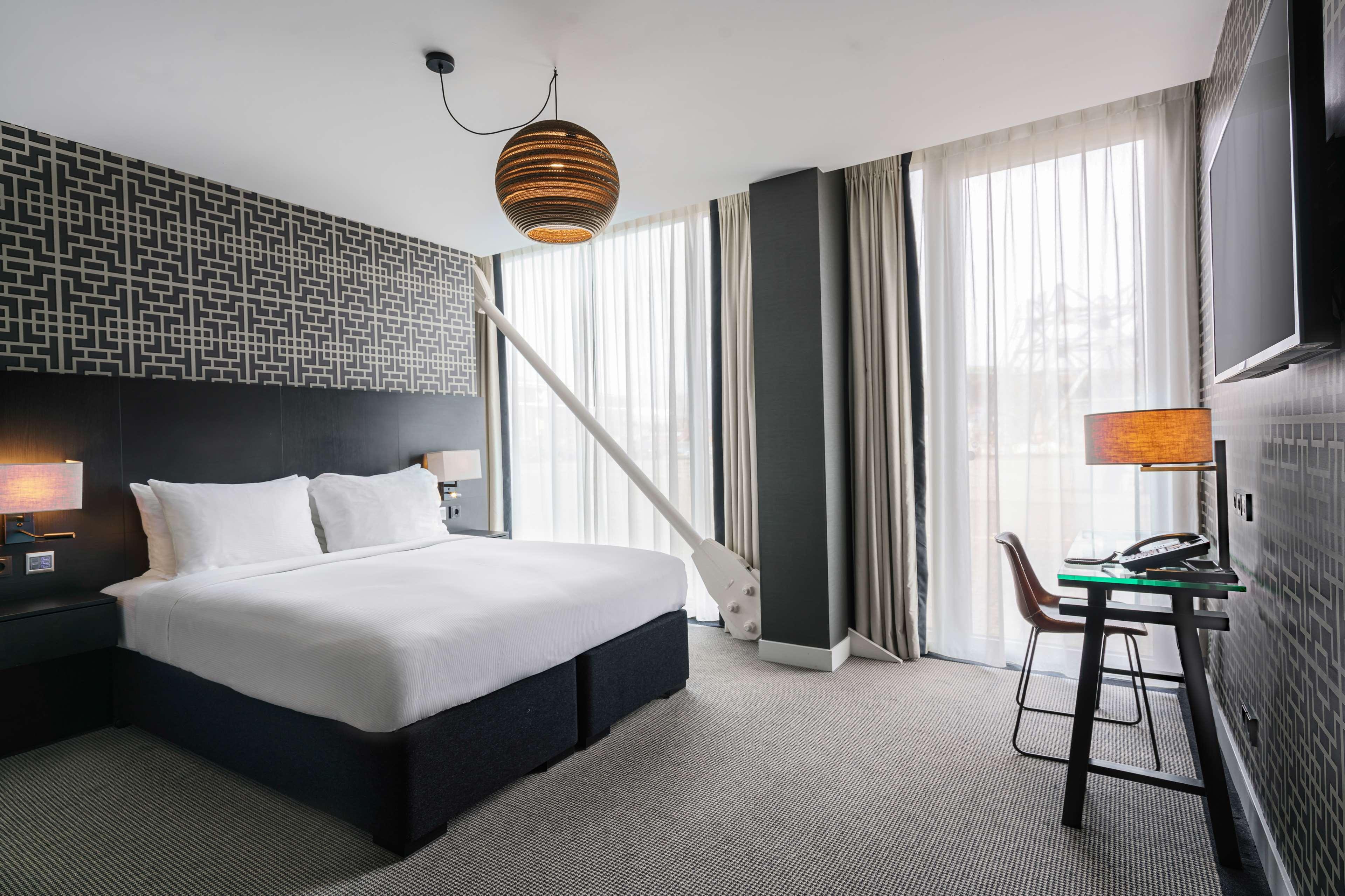 GUEST ROOM, QUEEN BED, ACCESSIBLE