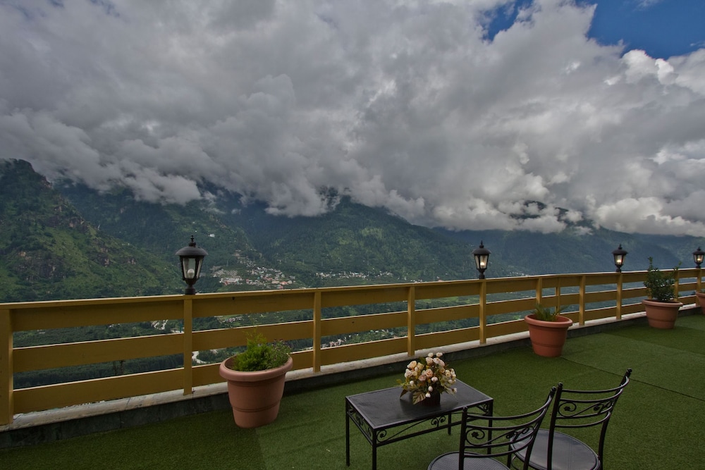 Vivaan The Sunrise Resort 28/36