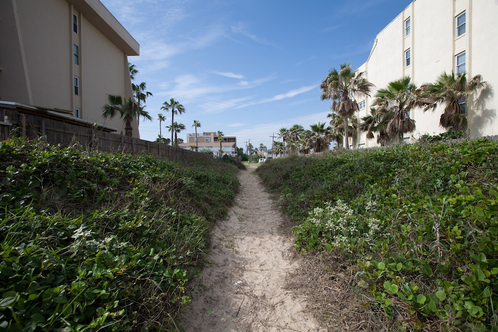 Edgewater By South Padre Condo Rentals 21/26