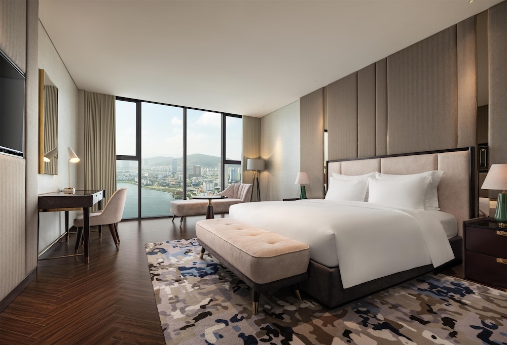 Radisson Blu Hotel 15/50