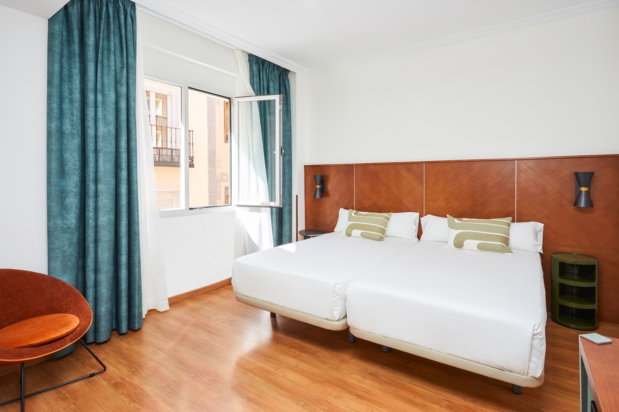 STANDARD, TWIN BEDS