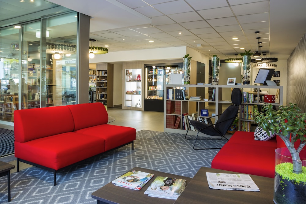 Lobby at ibis Lausanne Centre, LAUSANNE