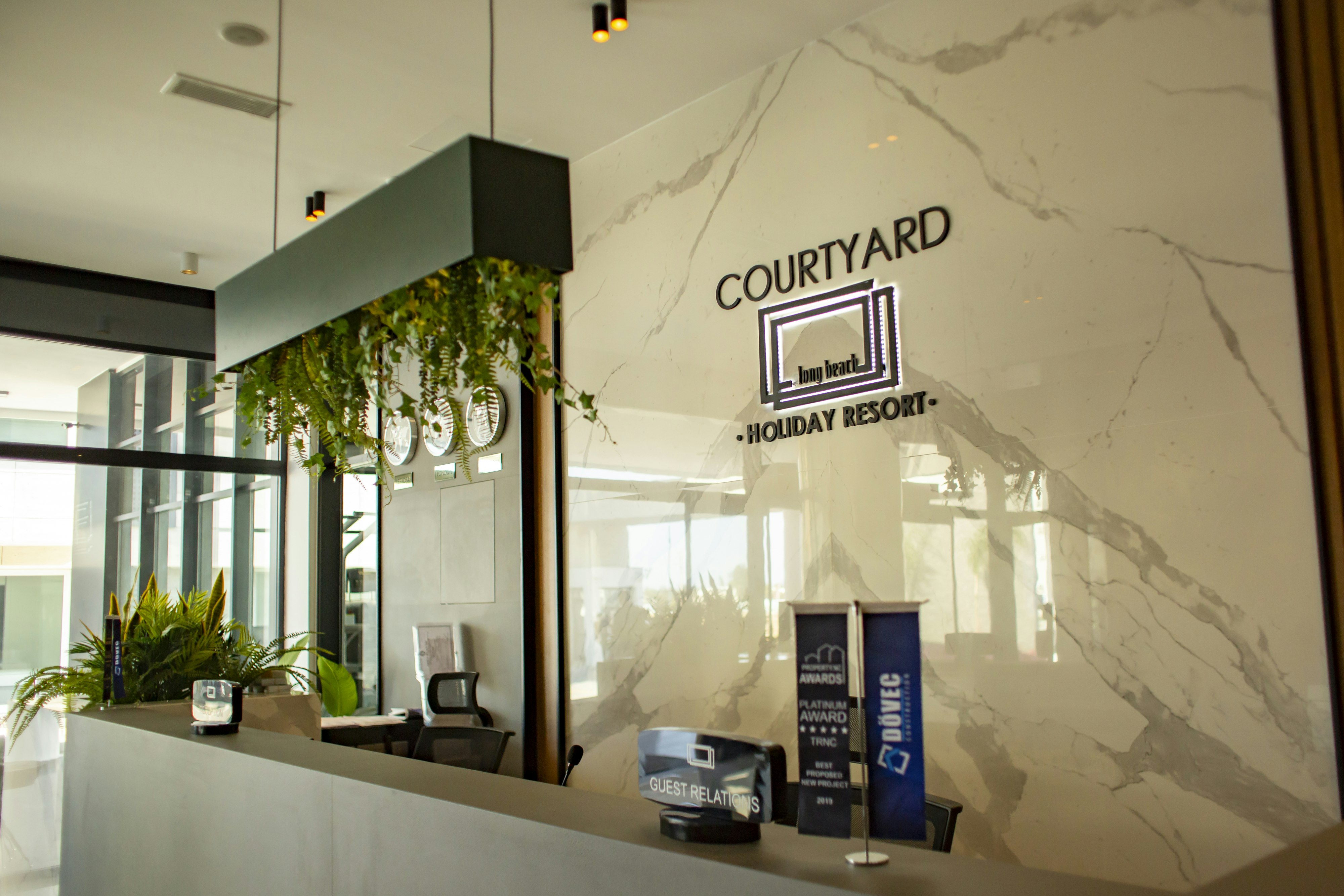 Courtyard Long Beach 4/50