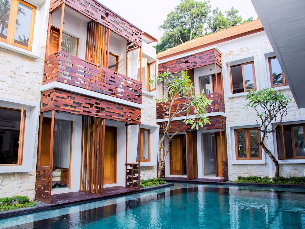 Kakul Villas & Suites 3/82