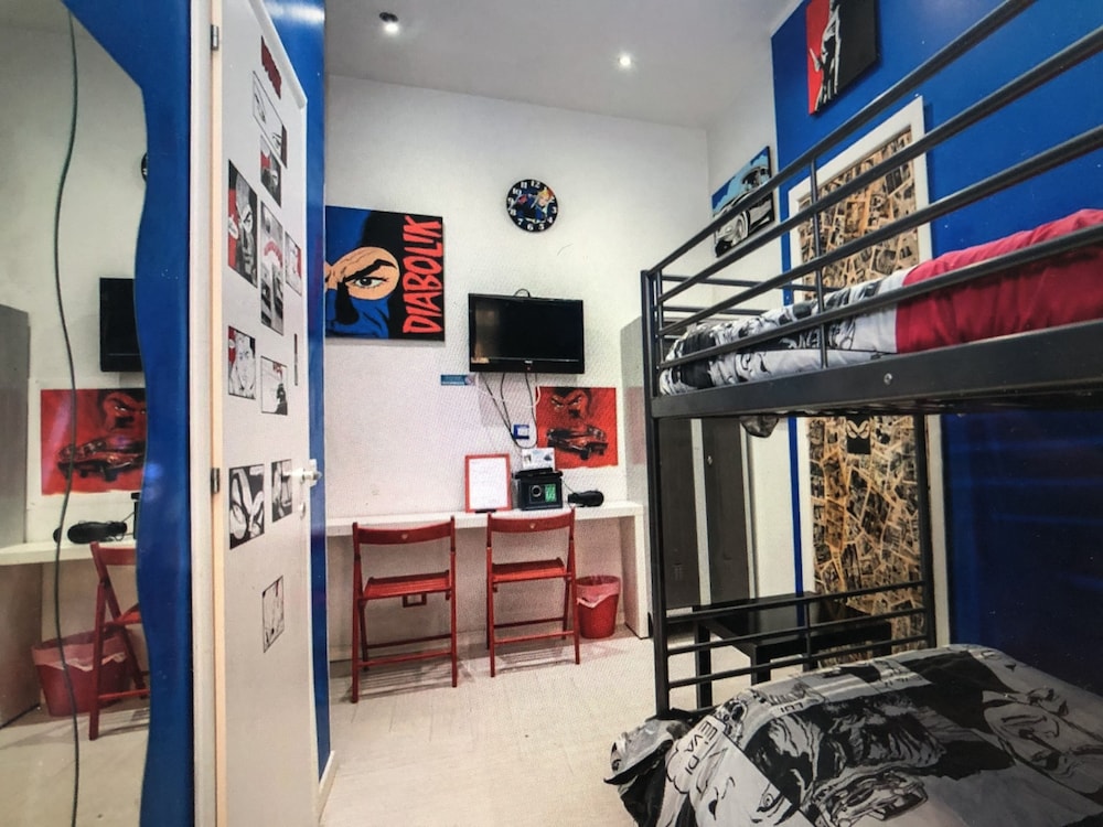 Comics Guesthouse 24/46