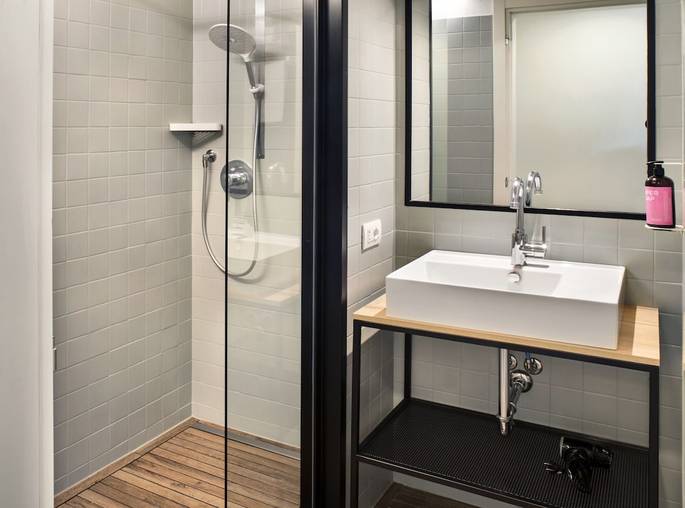 SUPERIOR, TWIN BEDS, CANAL VIEW