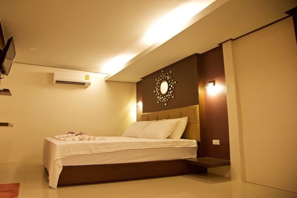 Poohbar Resort & Lotusdive 37/72