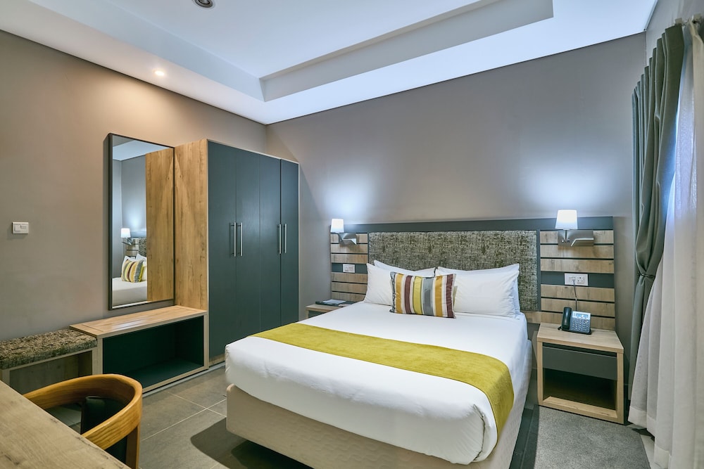 Kalahari Arms Hotel 29/69