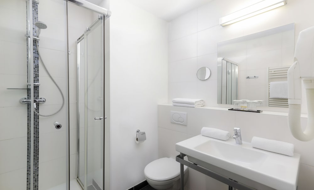 AMBRE HOTEL 31/39