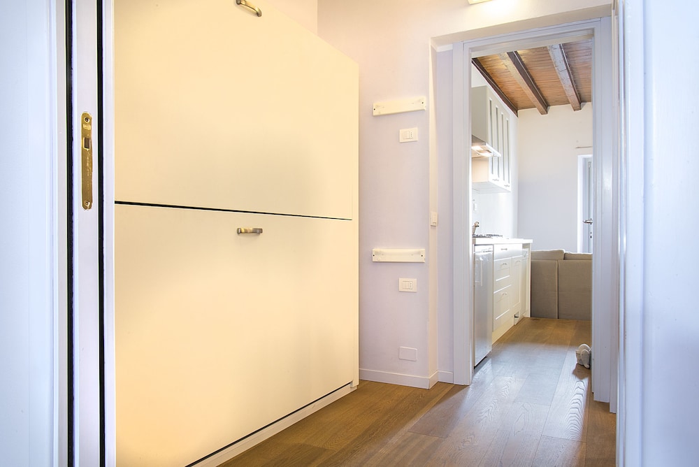 Easyhomes - Porta Venezia Oberdan 24/24