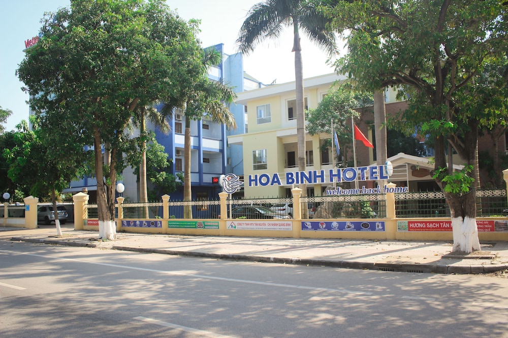 Hoa Bình Hotel 33/39