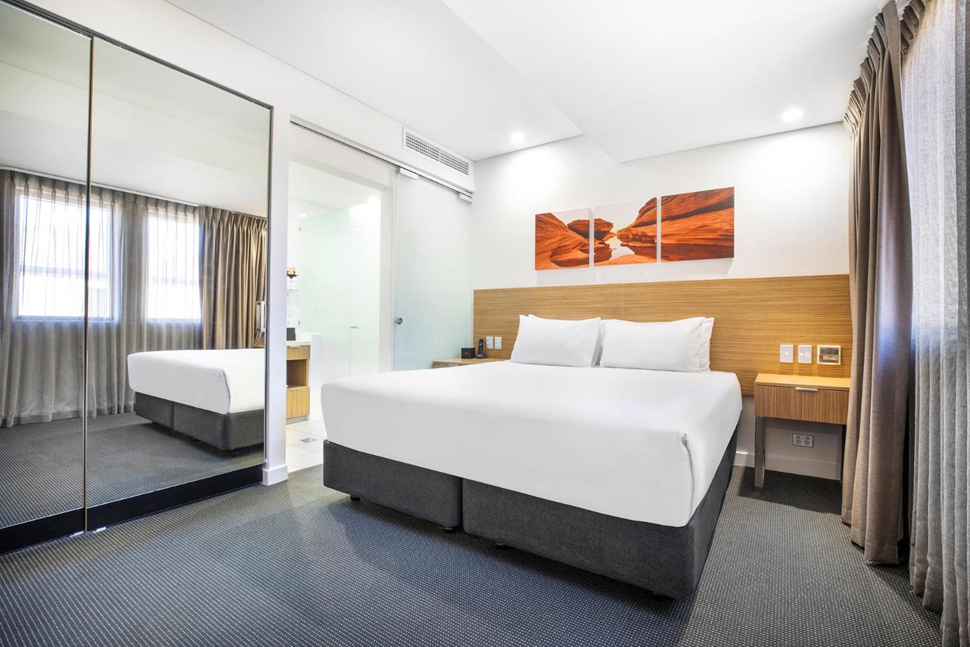 Executive, Suite, Queen Bed