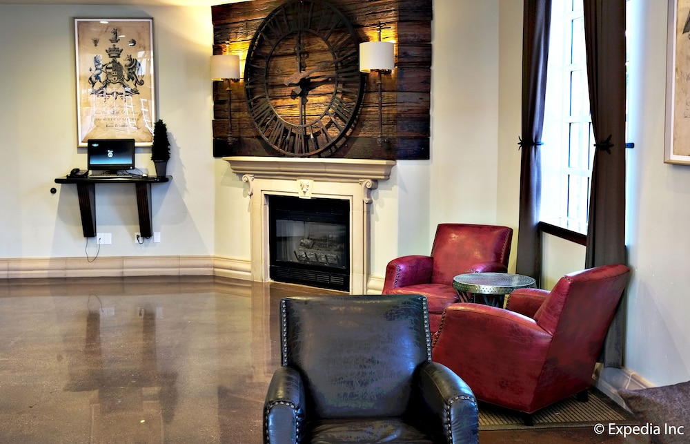 Camelot Inn And Suites 52/62